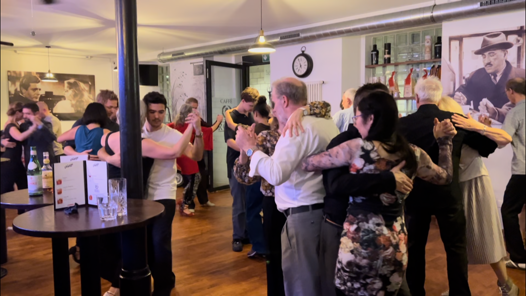 »Social Dance Practice« Tango Argentino und andere Tänze